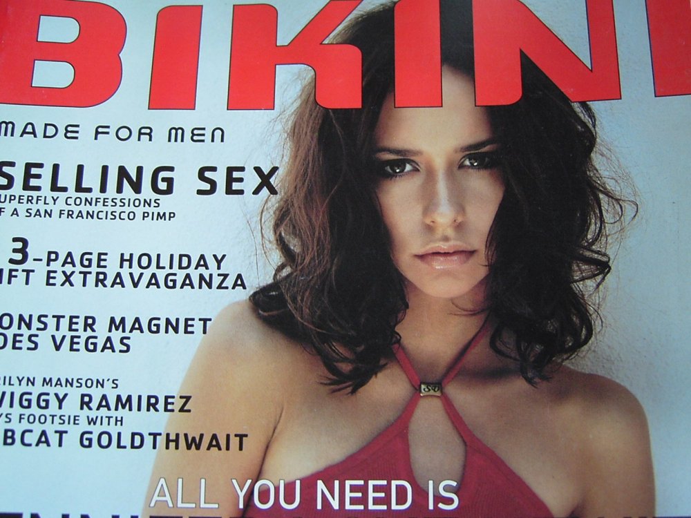 Jennifer Love Hwitt in underwear