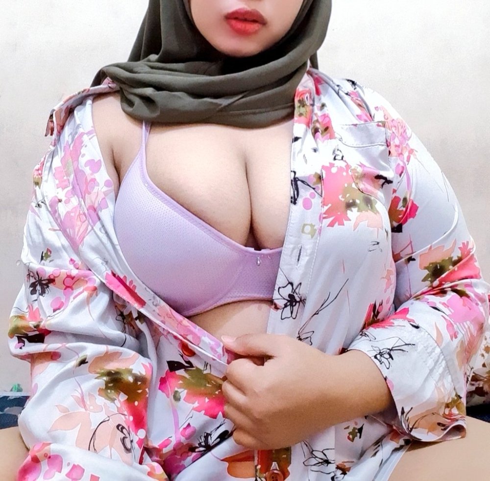 Naked in hijab 2020 Indonesia