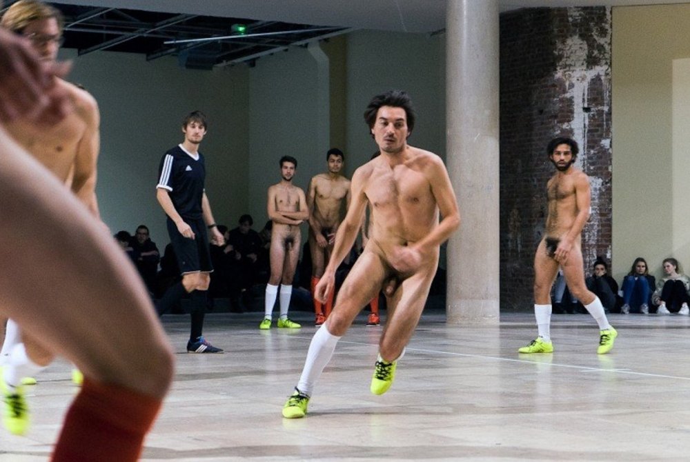 Fully naked football players