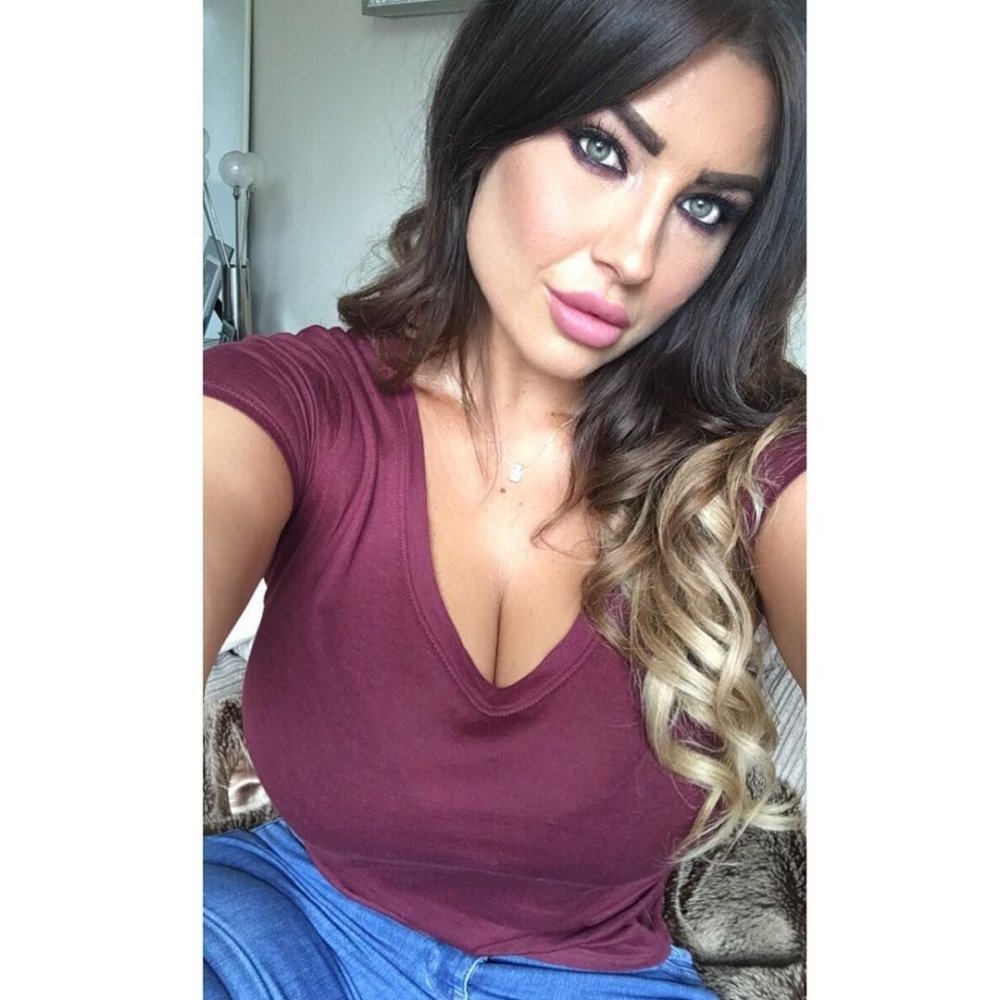 Ashley Alexis model plus saz