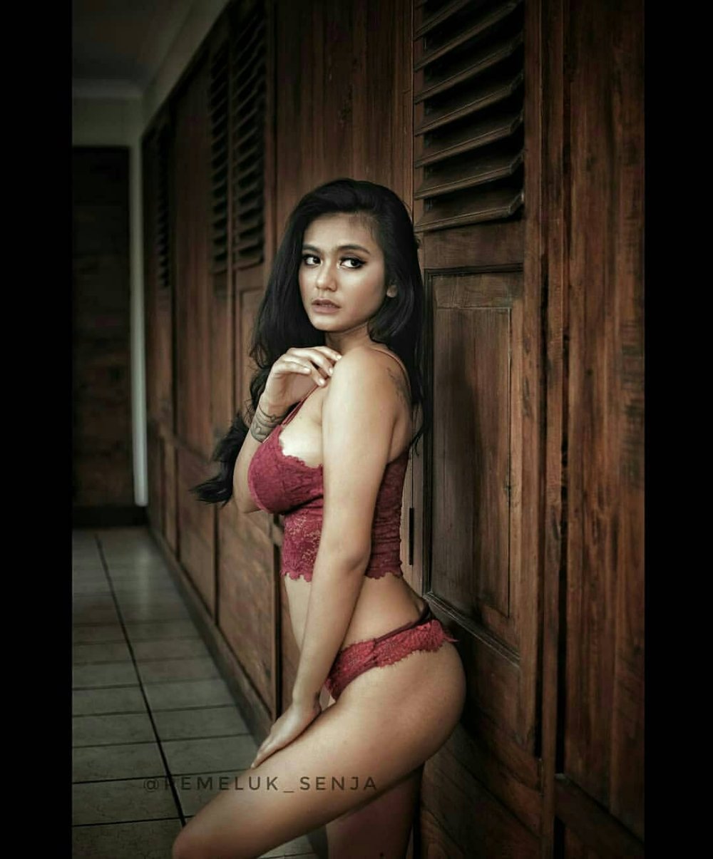 Velorina Elsatya Hot