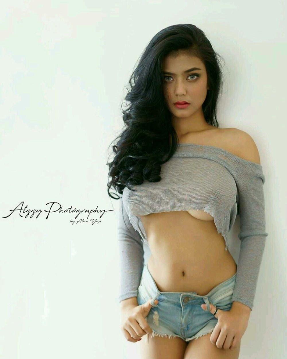 Callista B "Rostina" is having fun with a friend