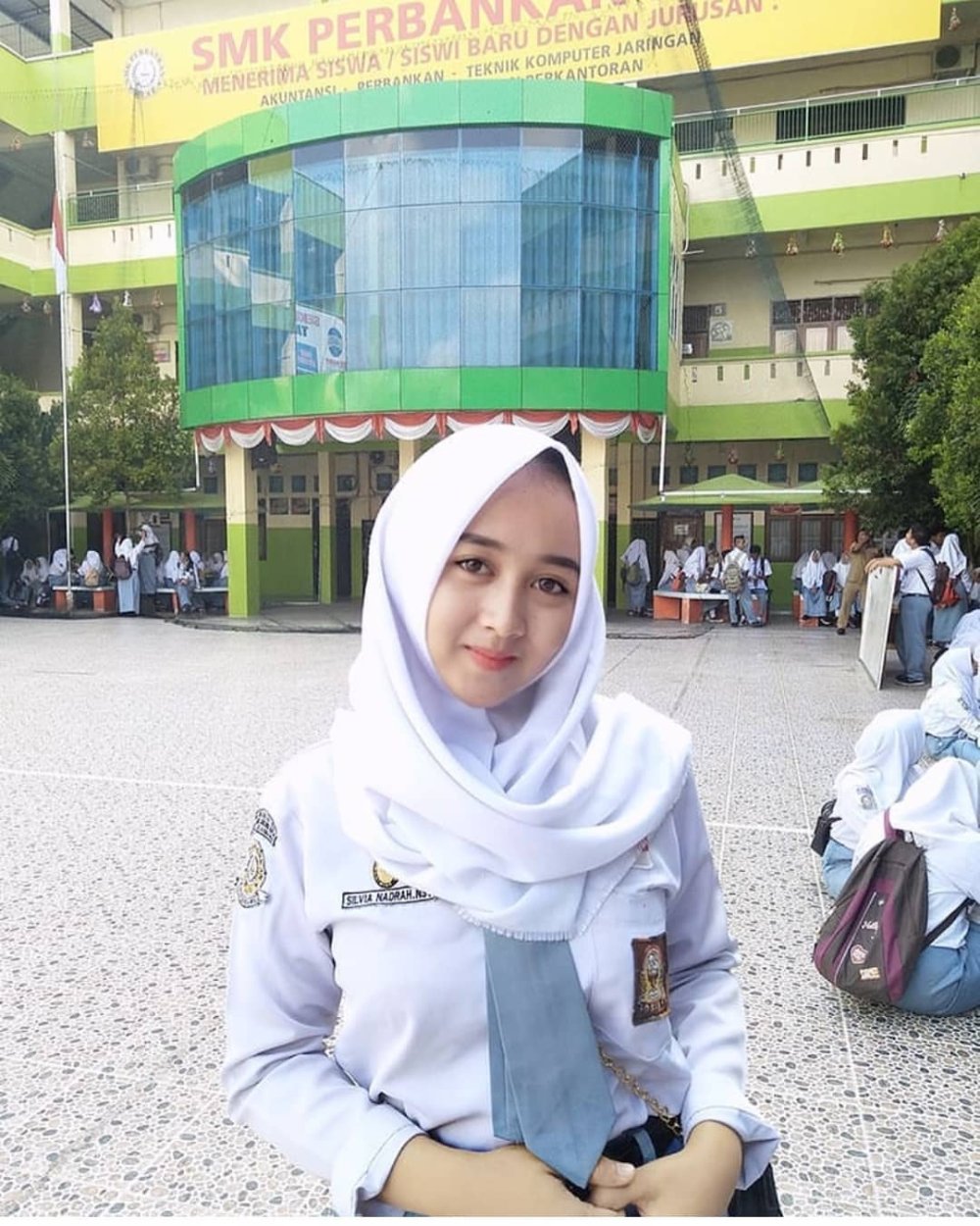 Vatsap icon and telegrams