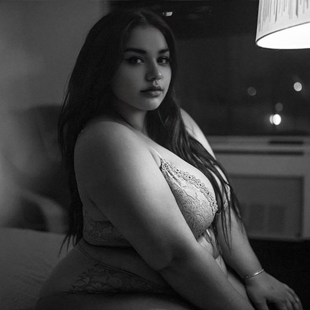 Pamela Medina plus saz