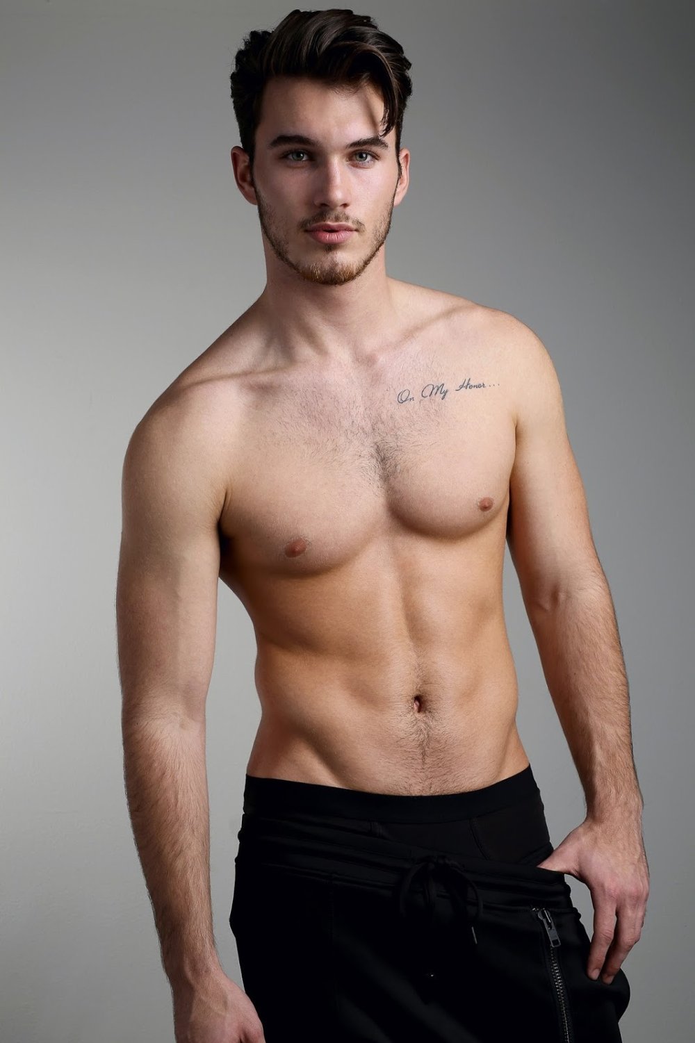 Completely naked Eric McKinni