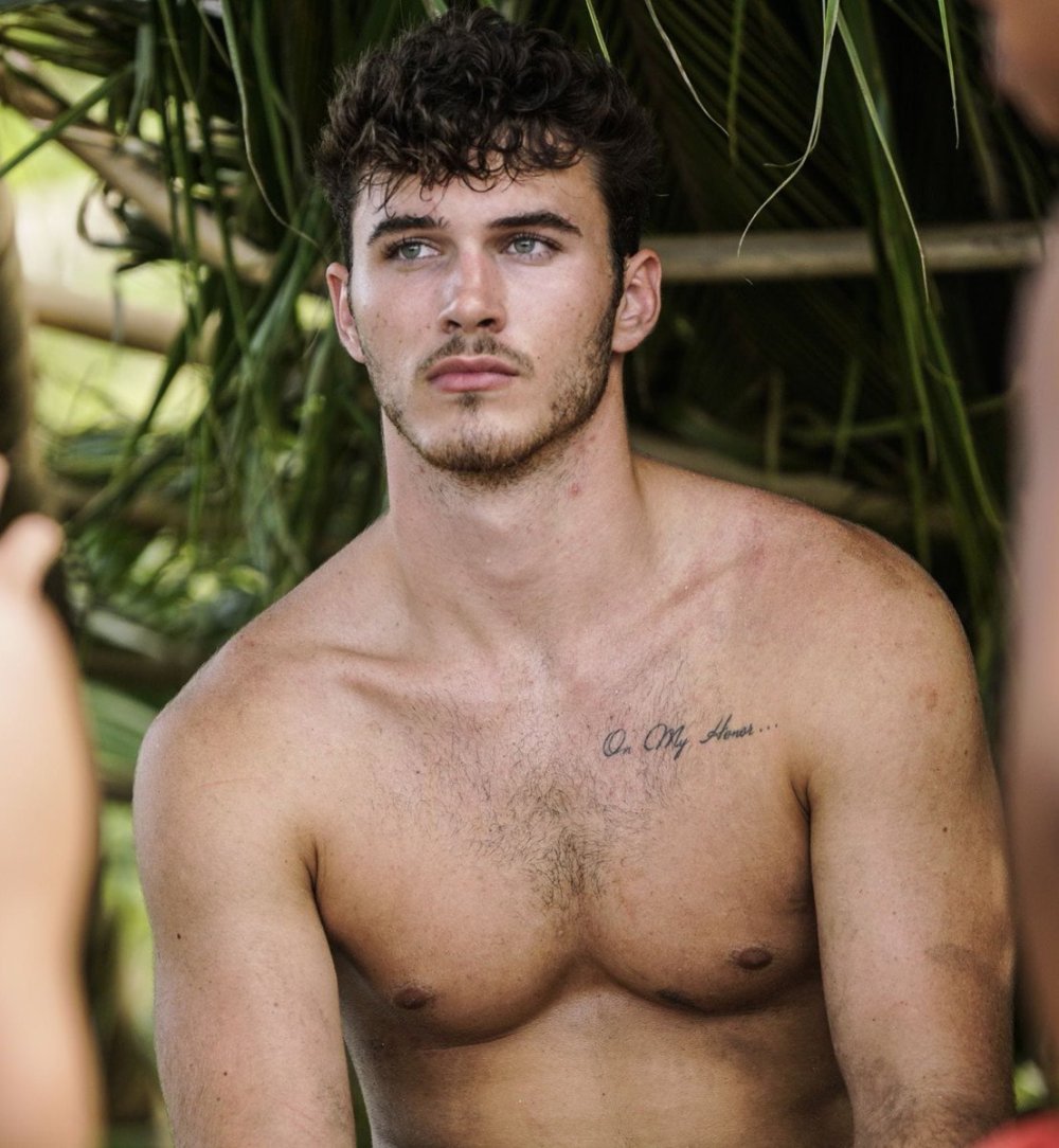 JXDN singer in the gym