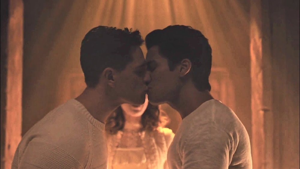 Kevin Keller Riverdale kisses