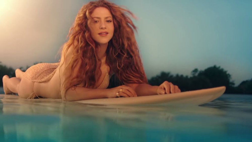Shakira in Chantaje Clip