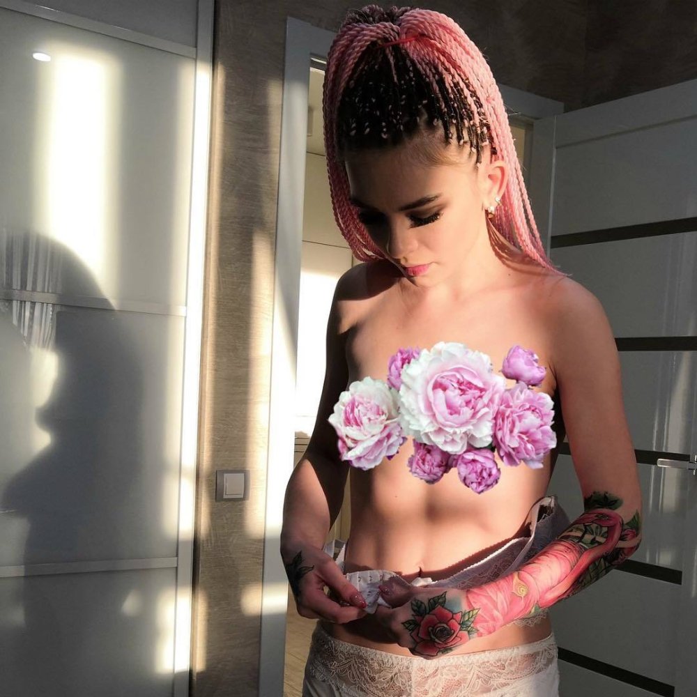 Emma Kotos model bikini naked