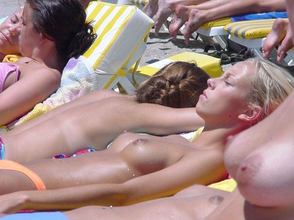 Tits fell on the beach in Adler