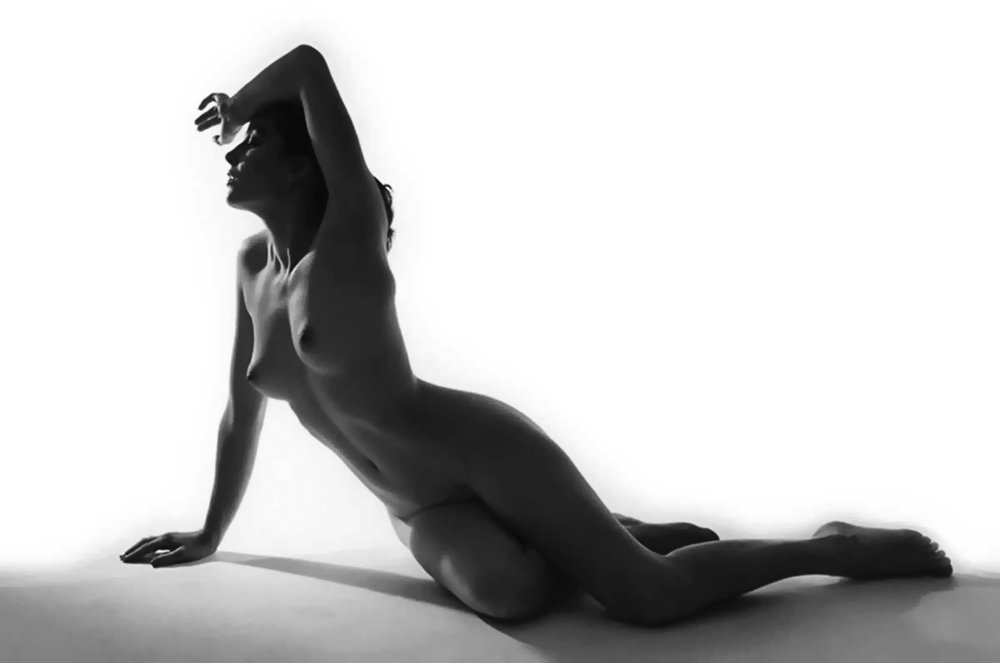 Naked models play -player retro