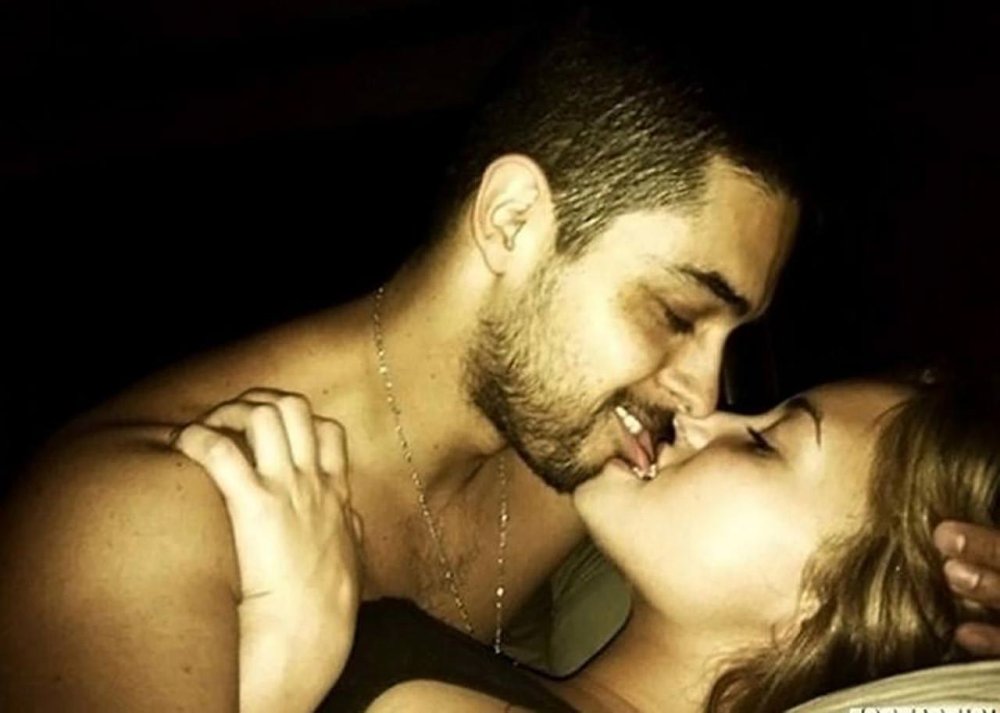 Naked photos Demi Lovato