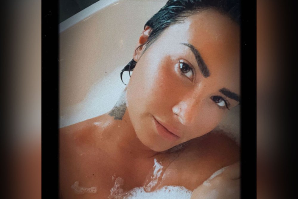 Alexa Demi Naked photos
