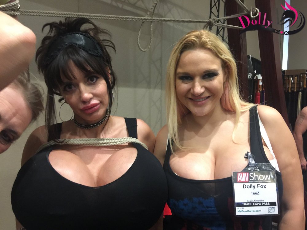 Pornstar Daphni Roseen