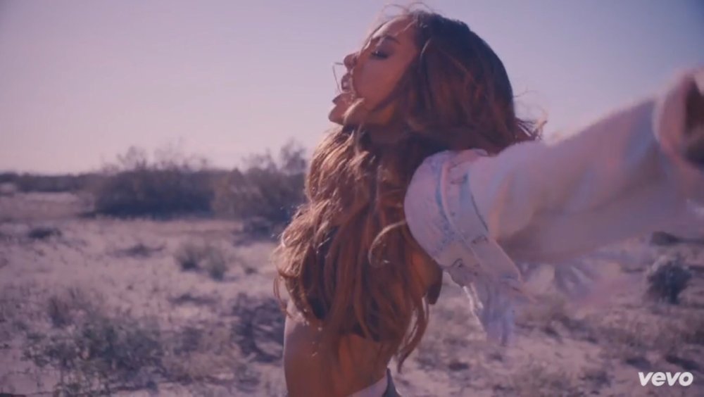 Ariana Saint-Amur Latex