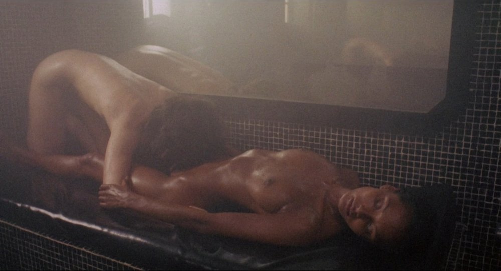 Laura Mennell photo naked