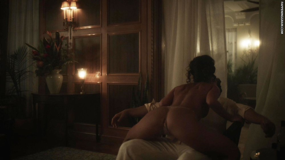 Laura Mennell Laura Mennell Nude