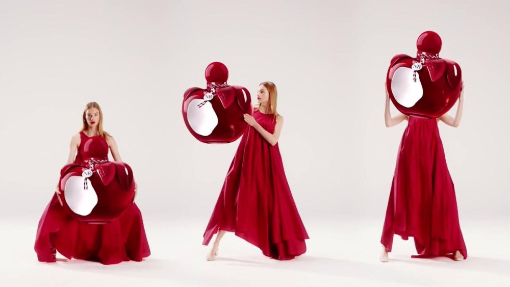 Advertising Spirits Nina Ricci Ruzh