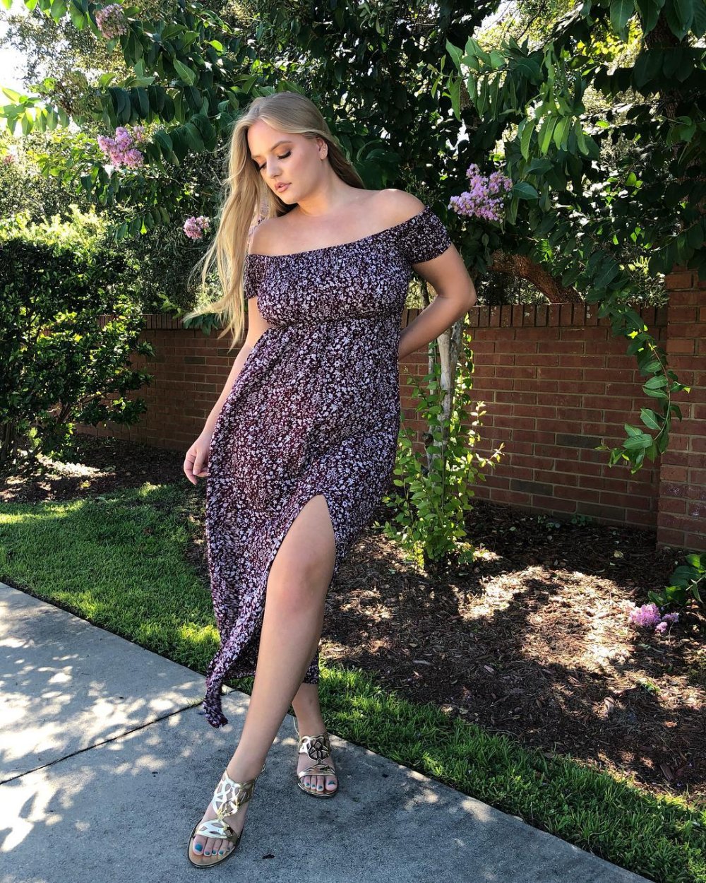 Angelica Maria model saz plus