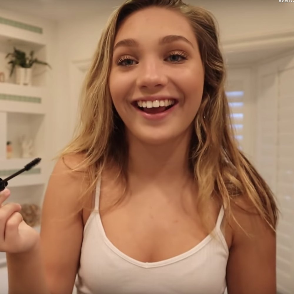 Selfies of the chest are black women