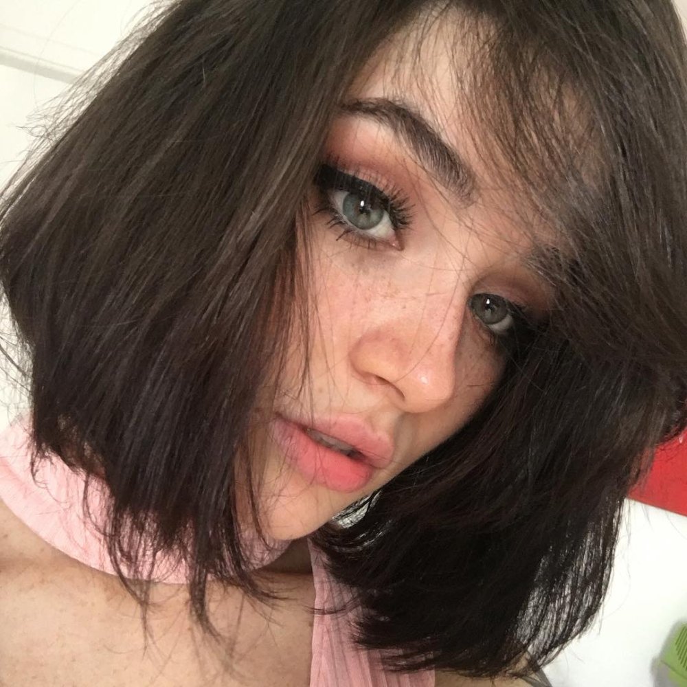 Girl with black hair and blue eyes from Saratov 21 years old