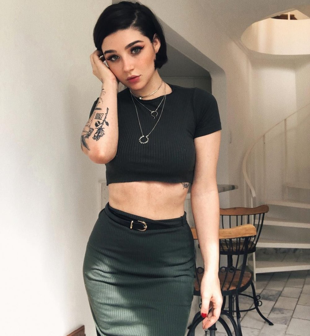 Mia alves short haircut