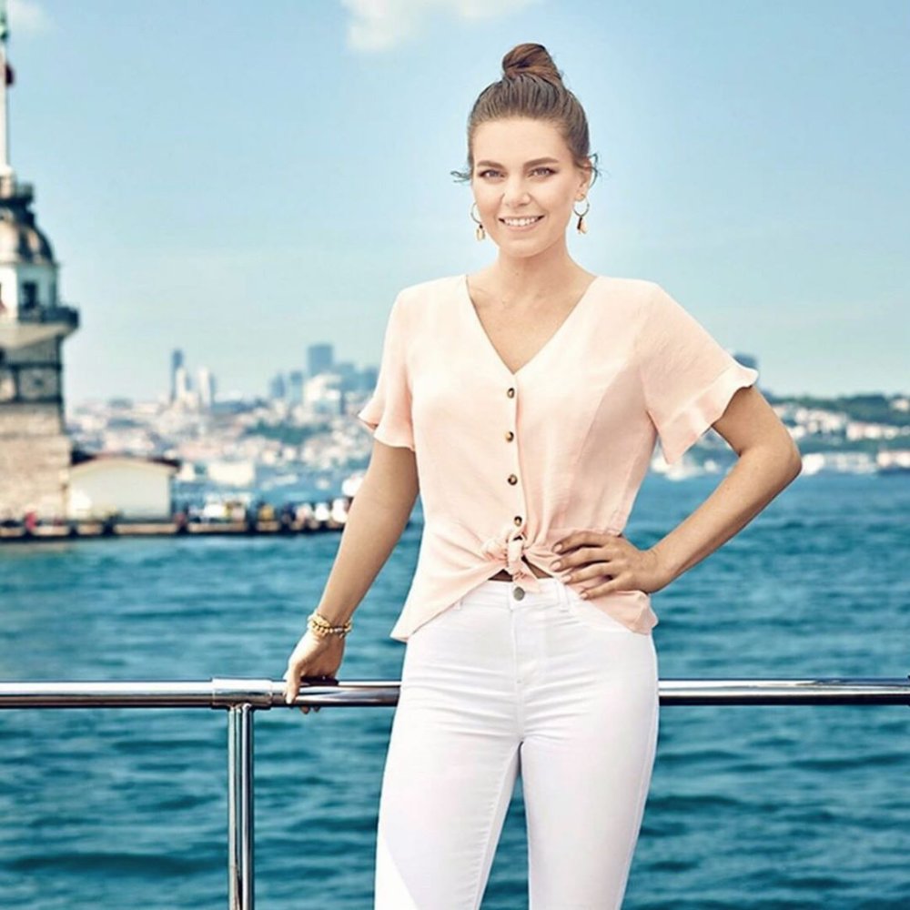 Meta Khorozoglu and Asly Enver