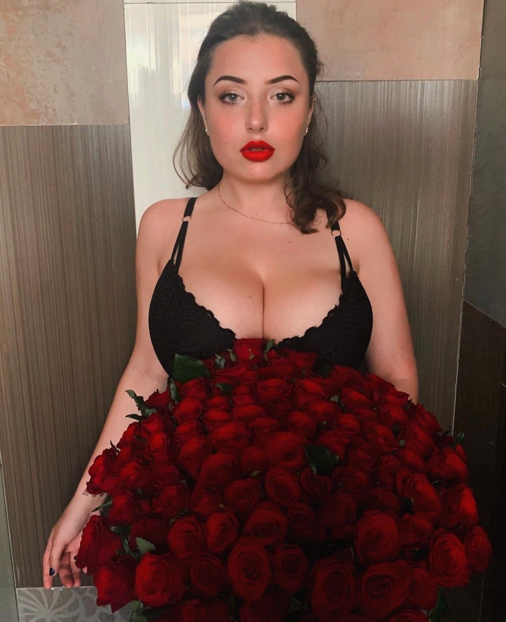 Milada Sea Naked Tits