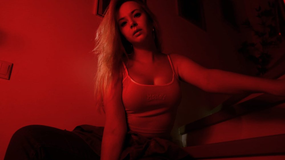 Moona Onlyfans plums