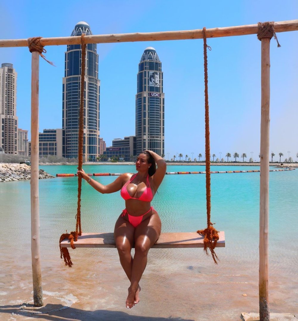 @Djhannahb Hannah in jeans