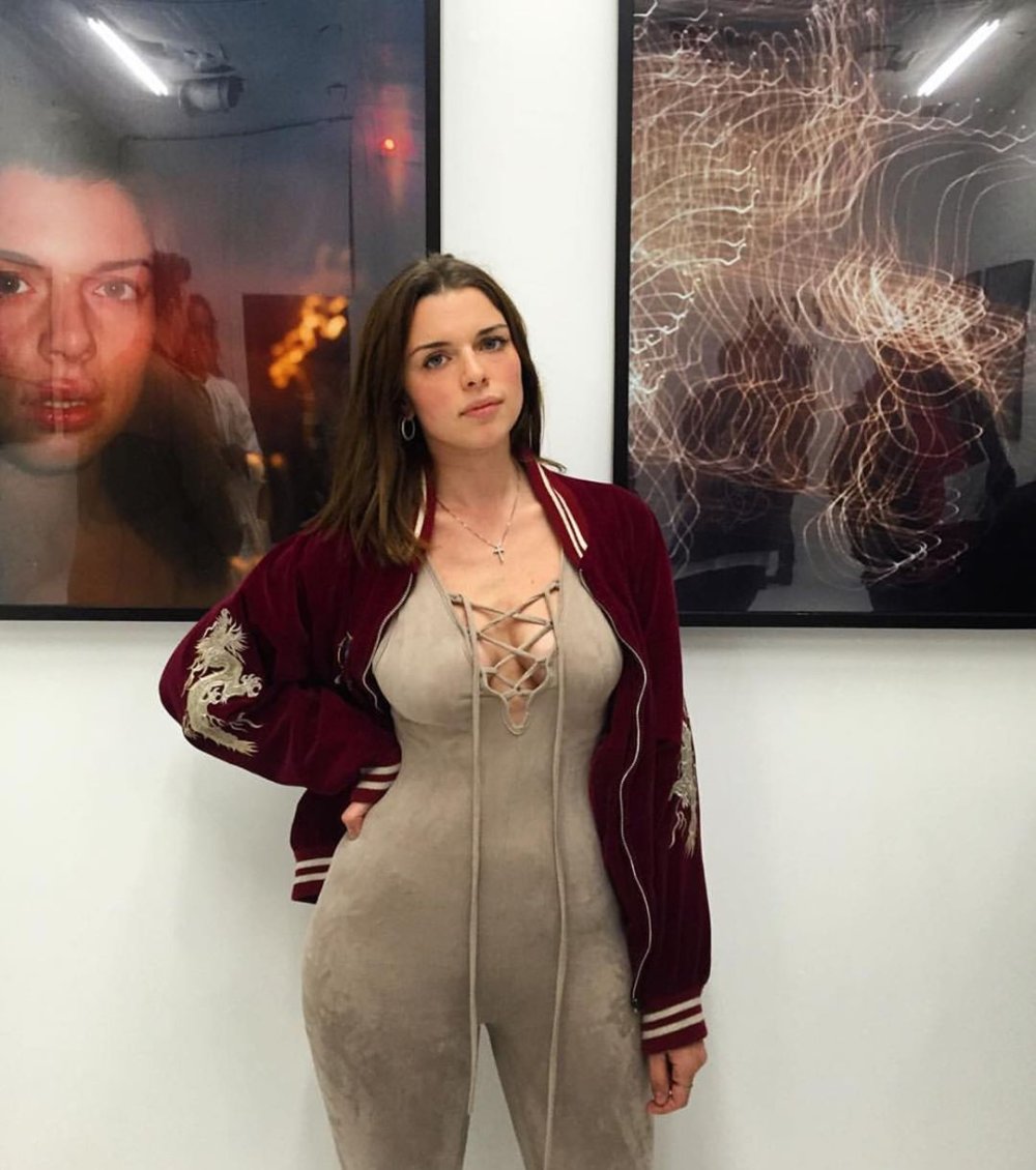 Julia Fox actress naked