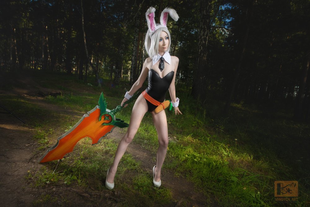 Alina Latypova Vandych cosplay