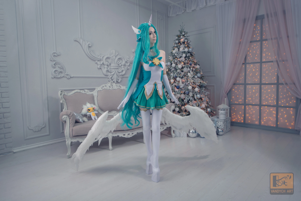 Alina Zaleschenko hot