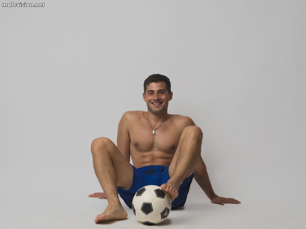 Football player Jani Bruno naked