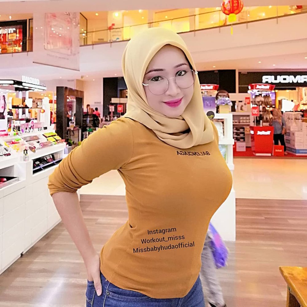 Cewek Big Tits Pussy Indonesia, Arab & Latina
