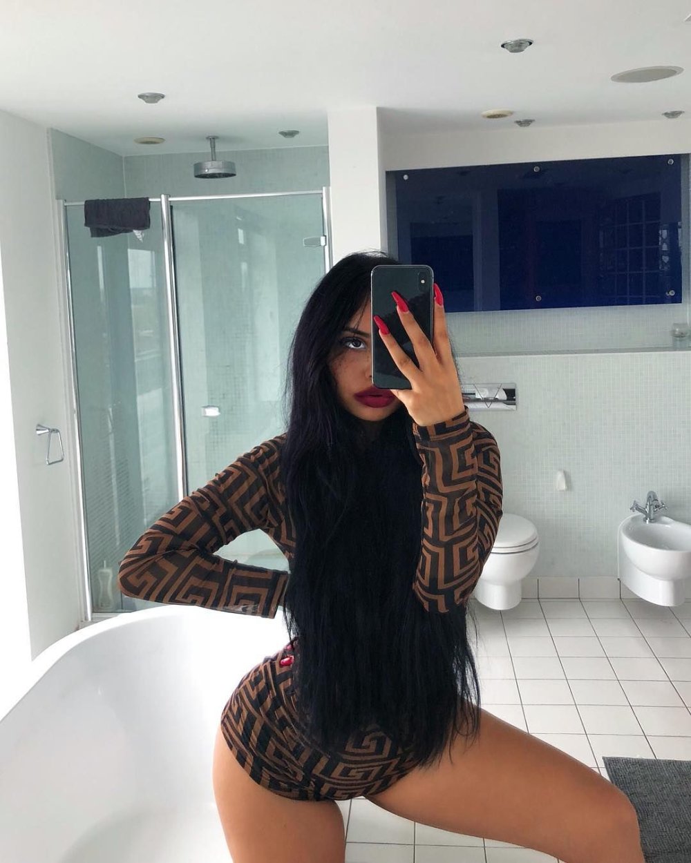 Gina Savazh Instagram