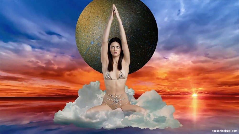 Kendall Jenner Naked Tits