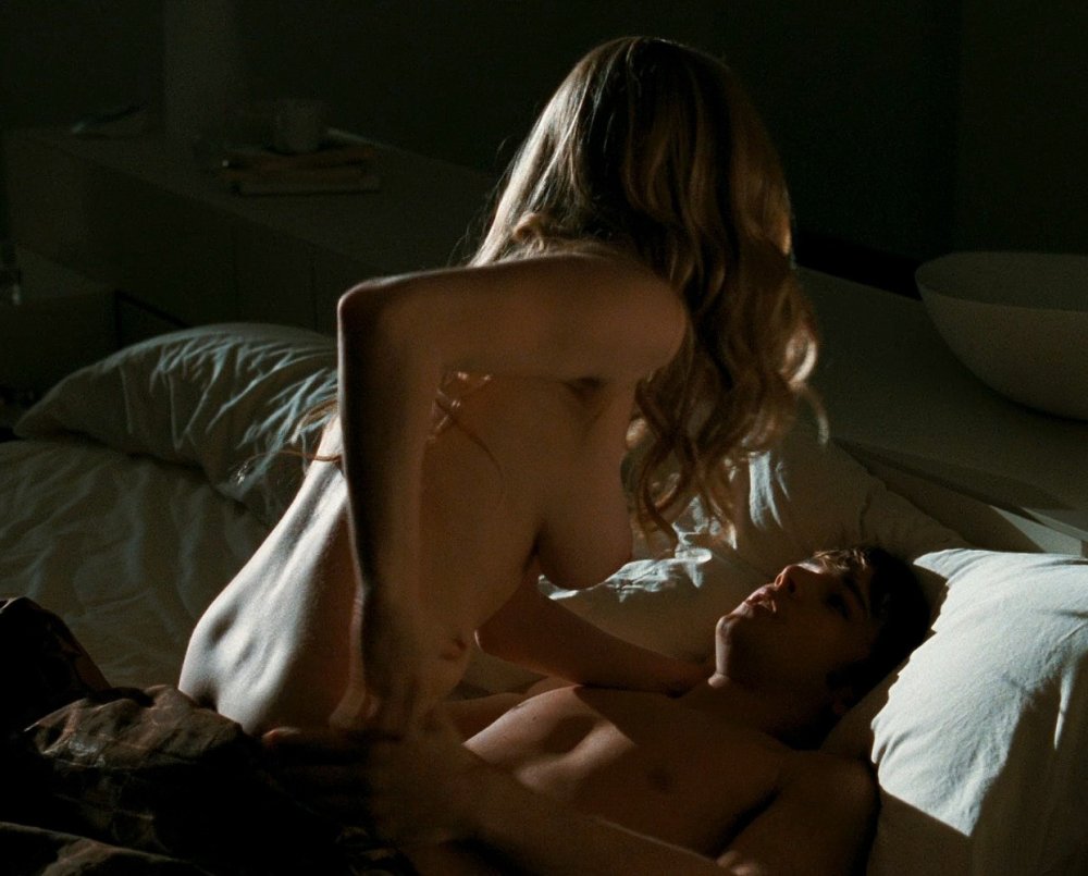 Amanda Seyfrid naked in the cinema