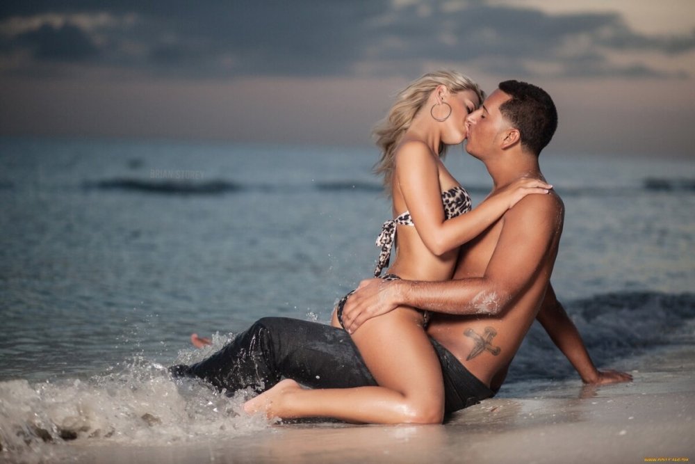 Kisses on the beach