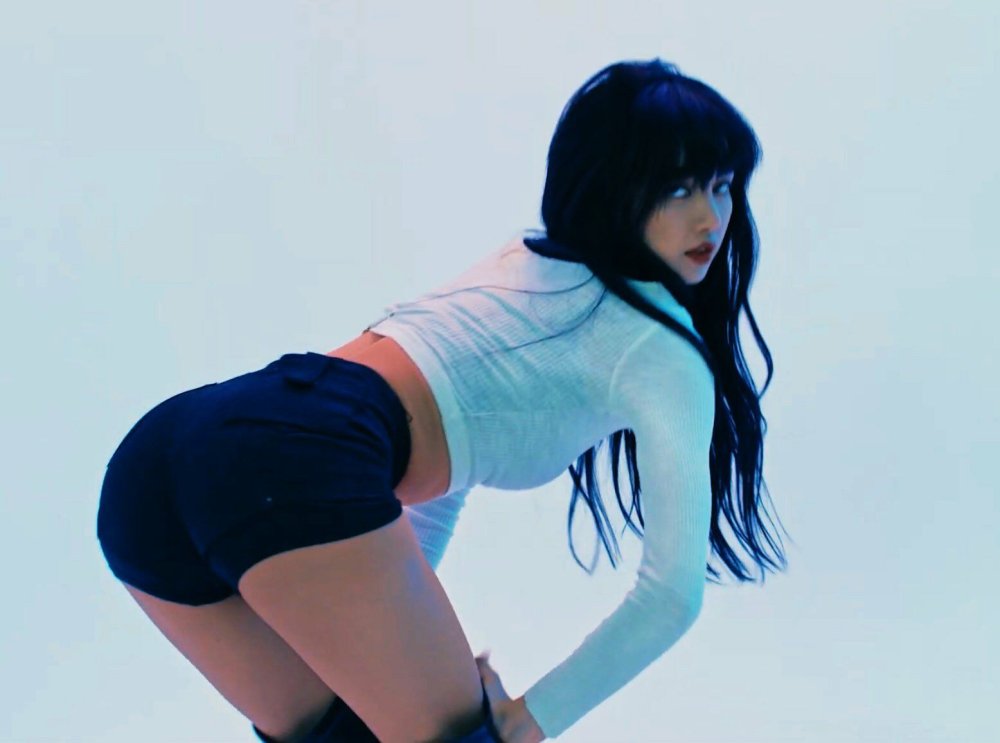 Lalisa Manoban Dancing