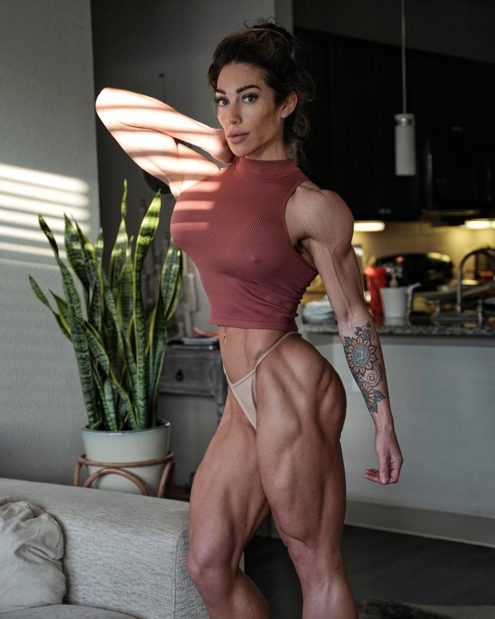 Simona Oliveria Girlswithmuscle