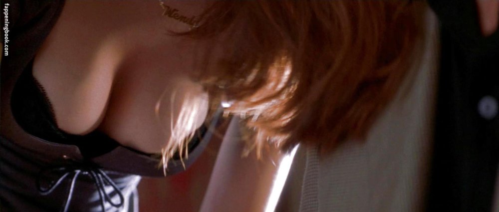 Jennifer Love Hwitt Nude Heartbow