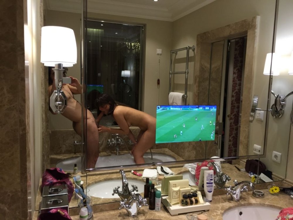 Homemade suction in front of the mirror