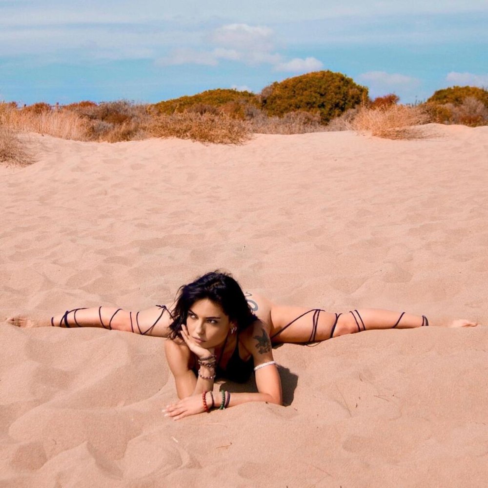 Marie has a Pakhares