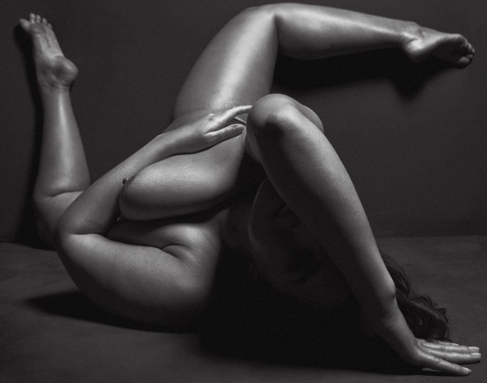Ashley Graham Erotic photo shoot
