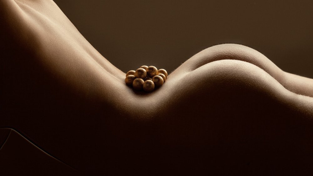 Beautiful naked female tummies