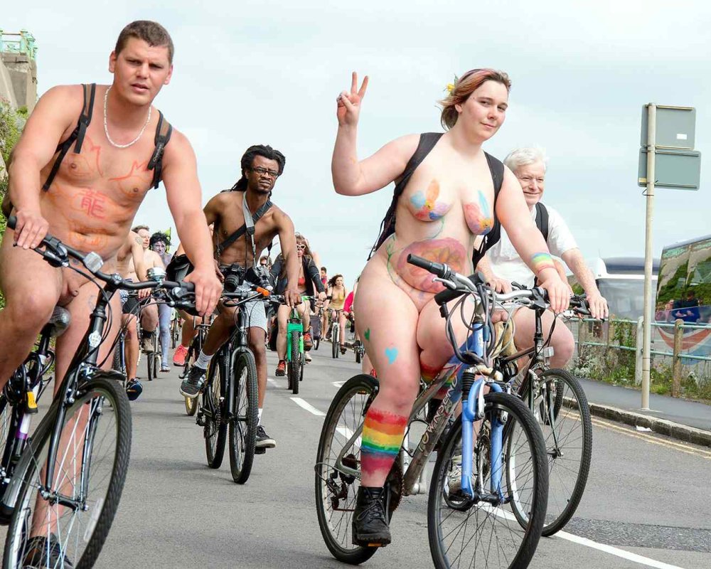 Elderly bbw on a bare bike run