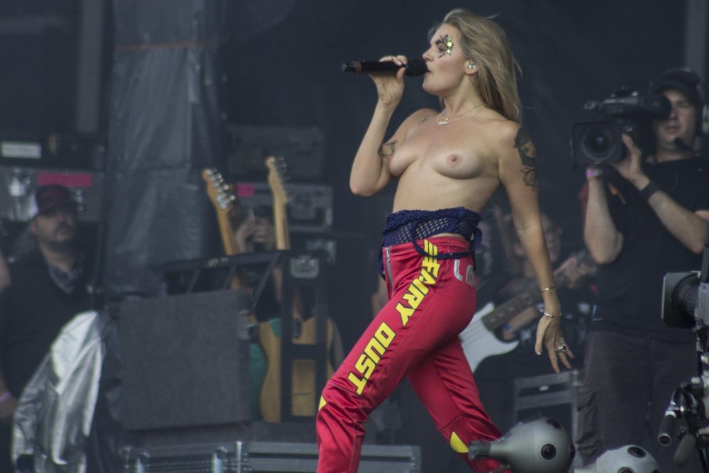 Singer tove lo naked breasts