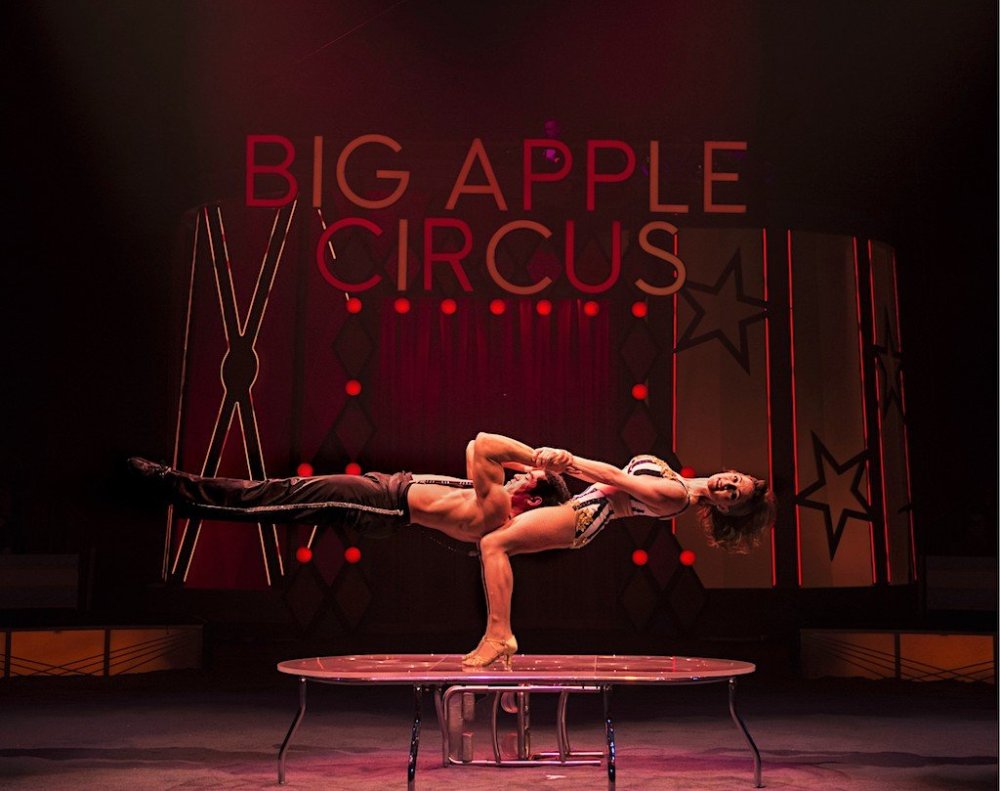 Circus artists debauchery