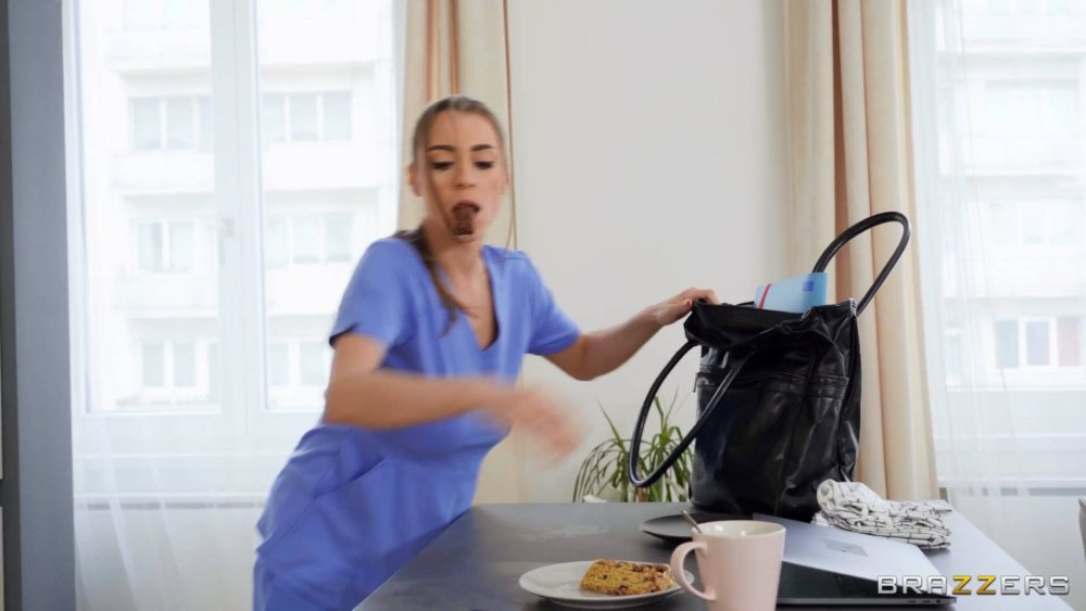 @Melino_lz: name: Big Naturals nurse Gets Kitchen Creeped Actriz: Josephine Jackson